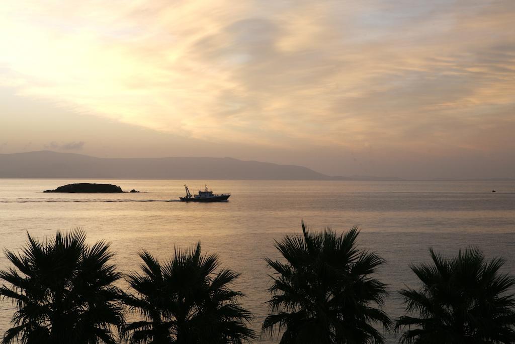 Saint George Hotel Chrisi Akti  Buitenkant foto